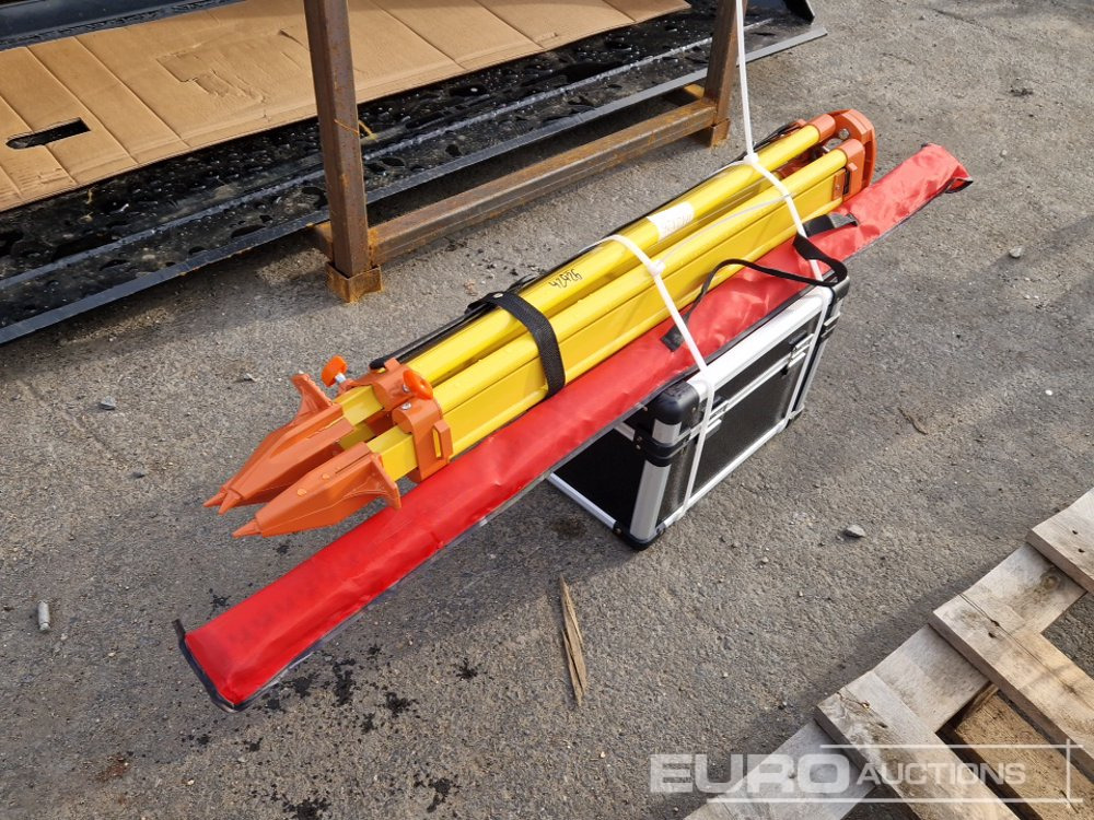 Unused 2025 SKLP Self-Leveling Rotary Laser Level with Batteries, Receiver, Tripod, Grade Rod - Garage equipment: picture 4 Unused 2025 SKLP Self-Leveling Rotary Laser Level with Batteries, Receiver, Tripod, Grade Rod - Garage equipment: picture 4