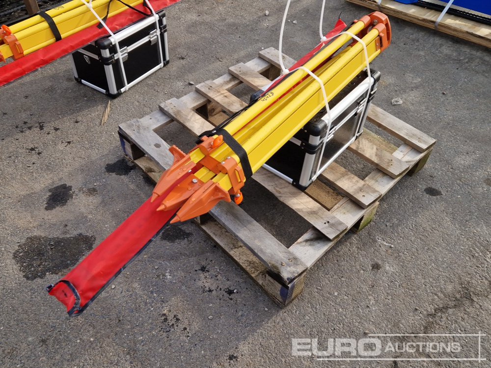 Unused 2025 SKLP Self-Leveling Rotary Laser Level with Batteries, Receiver, Tripod, Grade Rod - Garage equipment: picture 4 Unused 2025 SKLP Self-Leveling Rotary Laser Level with Batteries, Receiver, Tripod, Grade Rod - Garage equipment: picture 4