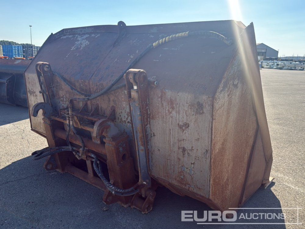 107" Cleaning Bucket - Bucket: picture 4 107" Cleaning Bucket - Bucket: picture 4