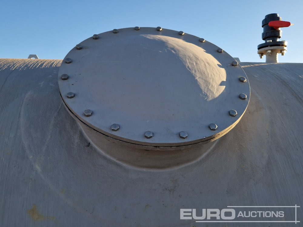 Construction equipment 2017 Tadipol 10m3 Horizontal Bowser: picture 6 Construction equipment 2017 Tadipol 10m3 Horizontal Bowser: picture 6