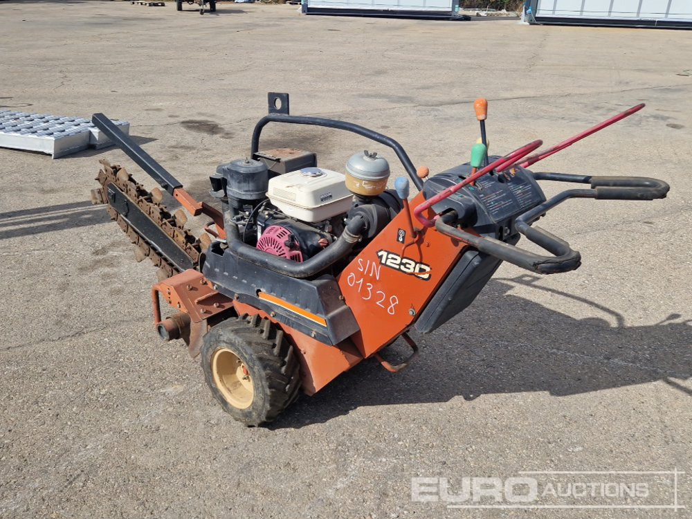 Ditch Witch 1230 - Trencher: picture 3 Ditch Witch 1230 - Trencher: picture 3