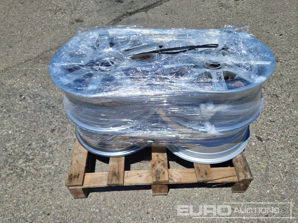 Pallet of Rims (4 of) - Tire: picture 2 Pallet of Rims (4 of) - Tire: picture 2