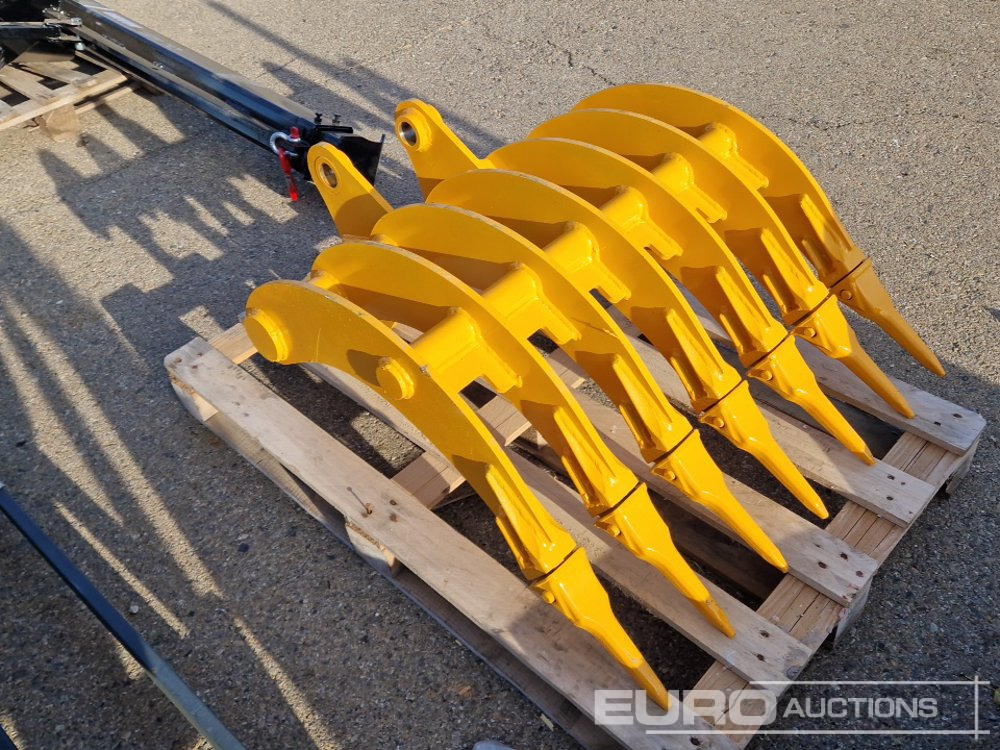 Unused 2025 Captok 32" Rake With Teeth to suit CAT 305 Excavator / Rastrillo para Excavadora CAT 305 - Bucket: picture 4 Unused 2025 Captok 32" Rake With Teeth to suit CAT 305 Excavator / Rastrillo para Excavadora CAT 305 - Bucket: picture 4