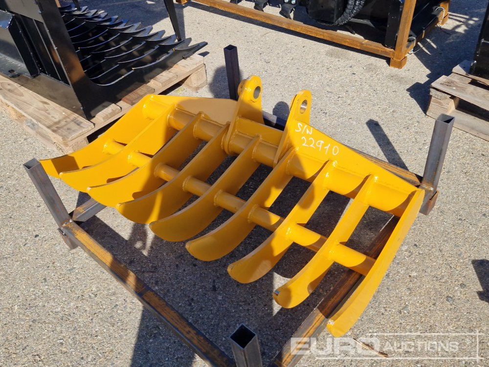 Unused 2025 Captok 44" Dense-Teeth Rake to suit CAT 3-5 Ton Excavator / Rastrillo para Excavadora CAT 3-5 Toneladas - Bucket: picture 4 Unused 2025 Captok 44" Dense-Teeth Rake to suit CAT 3-5 Ton Excavator / Rastrillo para Excavadora CAT 3-5 Toneladas - Bucket: picture 4