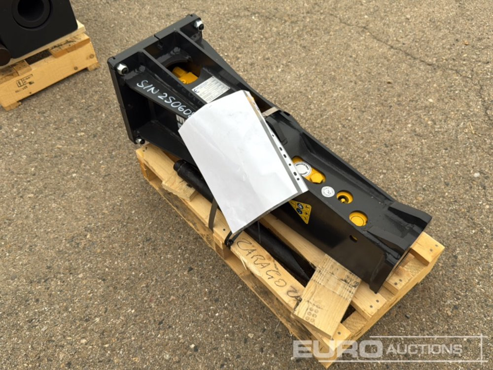 Unused 2025 Mustang GRP150D - Hydraulic hammer: picture 4 Unused 2025 Mustang GRP150D - Hydraulic hammer: picture 4