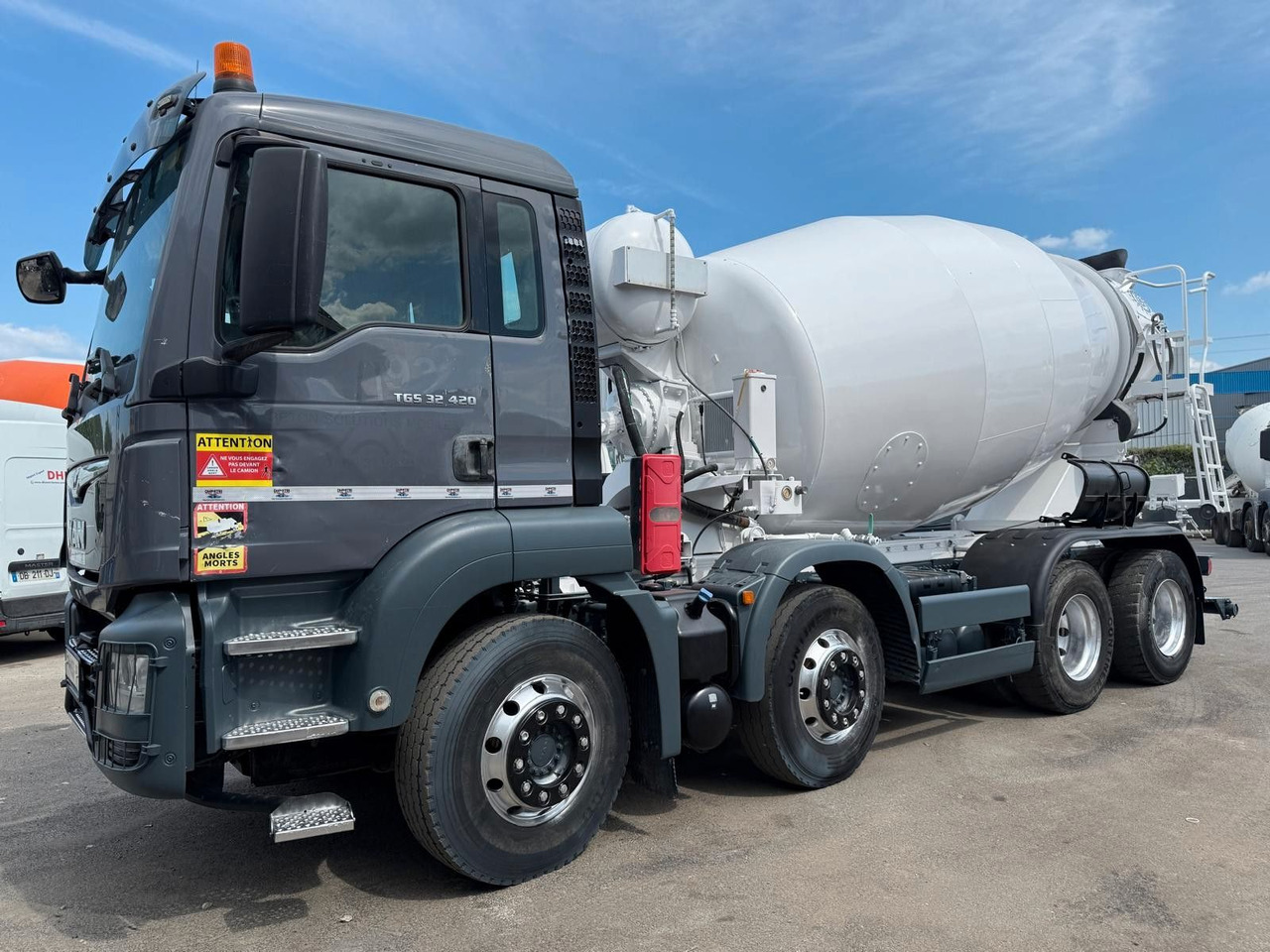 MAN TGS 32.420 - Concrete mixer truck: picture 1 MAN TGS 32.420 - Concrete mixer truck: picture 1
