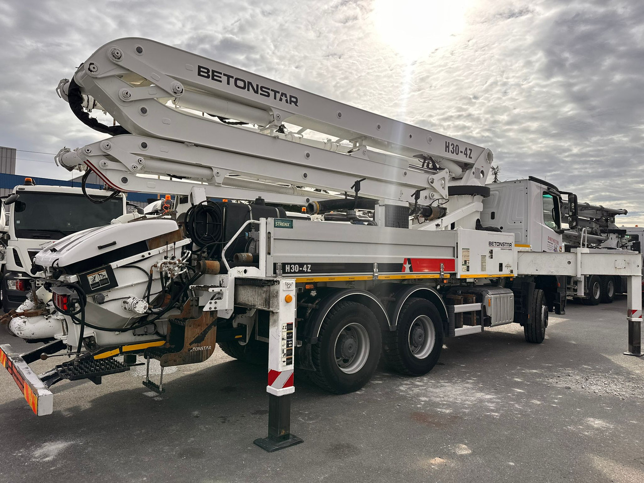 Pompe à béton BetonStar 30m avec cabine Mercedes Benz Arocs 2640 FY-472-KA Année 2021 - Concrete pump truck: picture 4 Pompe à béton BetonStar 30m avec cabine Mercedes Benz Arocs 2640 FY-472-KA Année 2021 - Concrete pump truck: picture 4