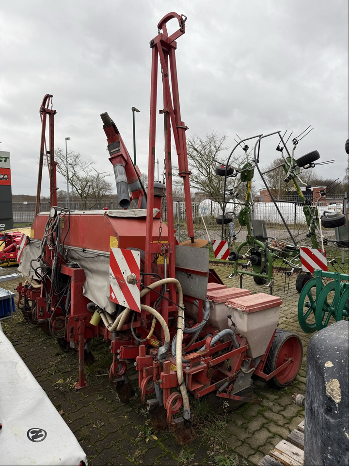 Becker Aeromat T 8-Reihig - Seed drill: picture 1 Becker Aeromat T 8-Reihig - Seed drill: picture 1