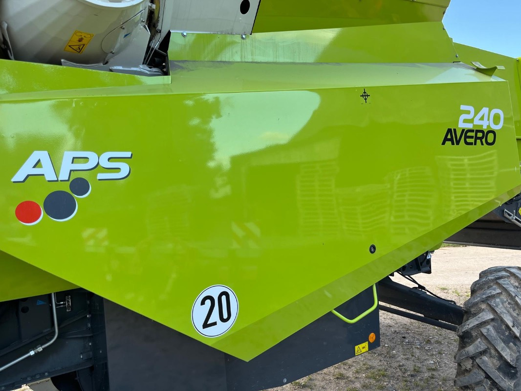 CLAAS Avero 240 - Combine harvester: picture 2 CLAAS Avero 240 - Combine harvester: picture 2