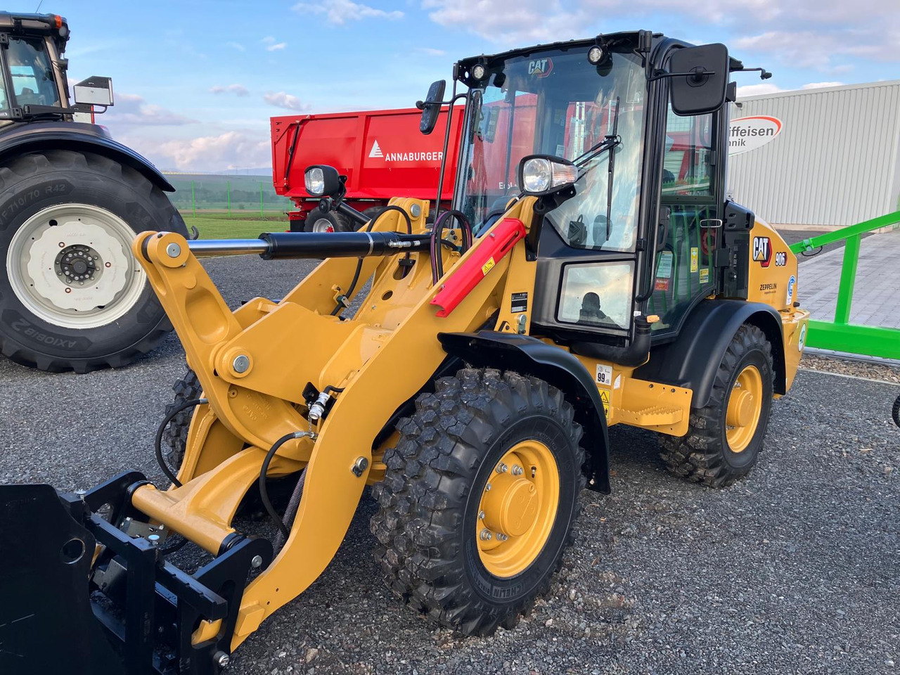 Caterpillar 906 - Wheel loader: picture 1 Caterpillar 906 - Wheel loader: picture 1