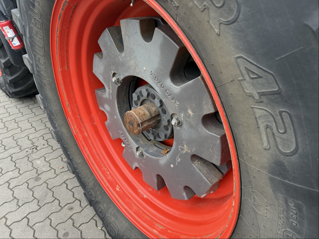 Claas Axion 870 C-Matic - Farm tractor: picture 3 Claas Axion 870 C-Matic - Farm tractor: picture 3