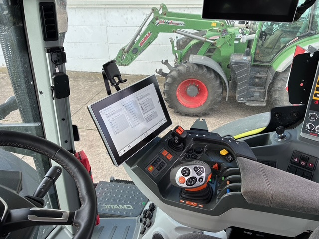 Claas Axion 870 CMATIC - Farm tractor: picture 4 Claas Axion 870 CMATIC - Farm tractor: picture 4