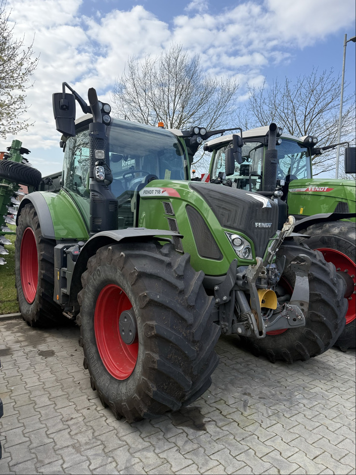 Fendt 718 Vario S4 ProfiPlus - Farm tractor: picture 1 Fendt 718 Vario S4 ProfiPlus - Farm tractor: picture 1