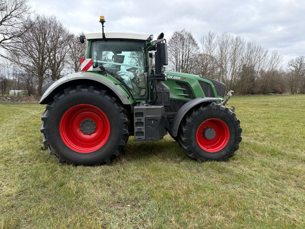 Fendt 828 Vario S4 ProfiPlus - Farm tractor: picture 4 Fendt 828 Vario S4 ProfiPlus - Farm tractor: picture 4