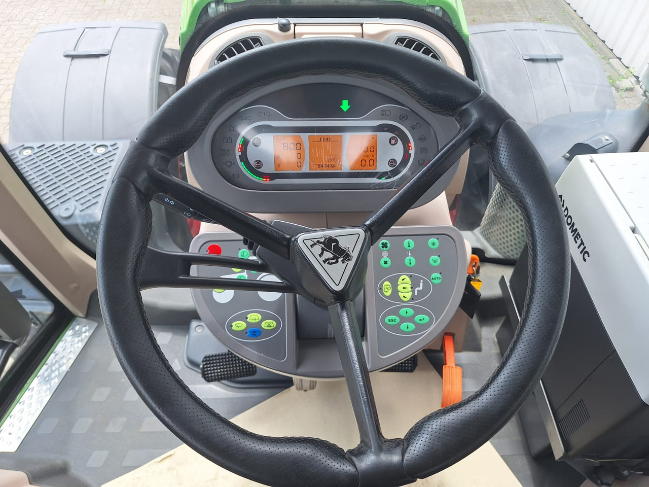 Fendt 828 Vario S4 ProfiPlus - Farm tractor: picture 3 Fendt 828 Vario S4 ProfiPlus - Farm tractor: picture 3