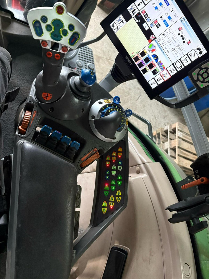 Fendt 828 Vario S4 ProfiPlus - Farm tractor: picture 2 Fendt 828 Vario S4 ProfiPlus - Farm tractor: picture 2