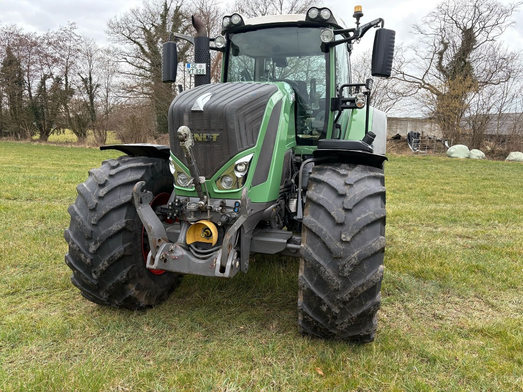 Fendt 828 Vario S4 ProfiPlus - Farm tractor: picture 1 Fendt 828 Vario S4 ProfiPlus - Farm tractor: picture 1