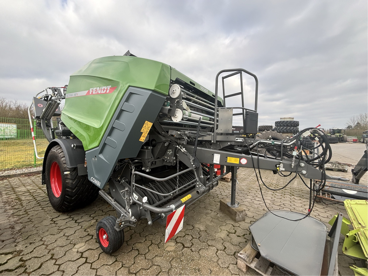 Fendt Rotana 160 V Combi - Tedding equipment: picture 1 Fendt Rotana 160 V Combi - Tedding equipment: picture 1