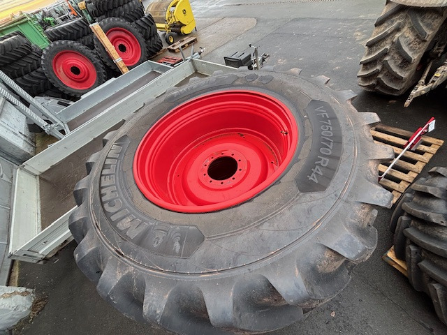 Fendt VF650/60R38 MI VF750/70R44 MI - Farm tractor: picture 2 Fendt VF650/60R38 MI VF750/70R44 MI - Farm tractor: picture 2