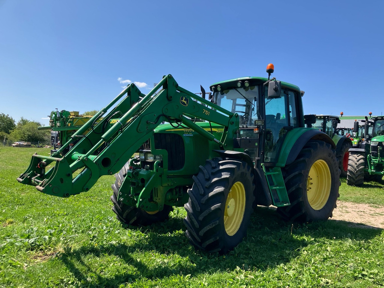 John Deere 6920S AutoPower - Farm tractor: picture 1 John Deere 6920S AutoPower - Farm tractor: picture 1