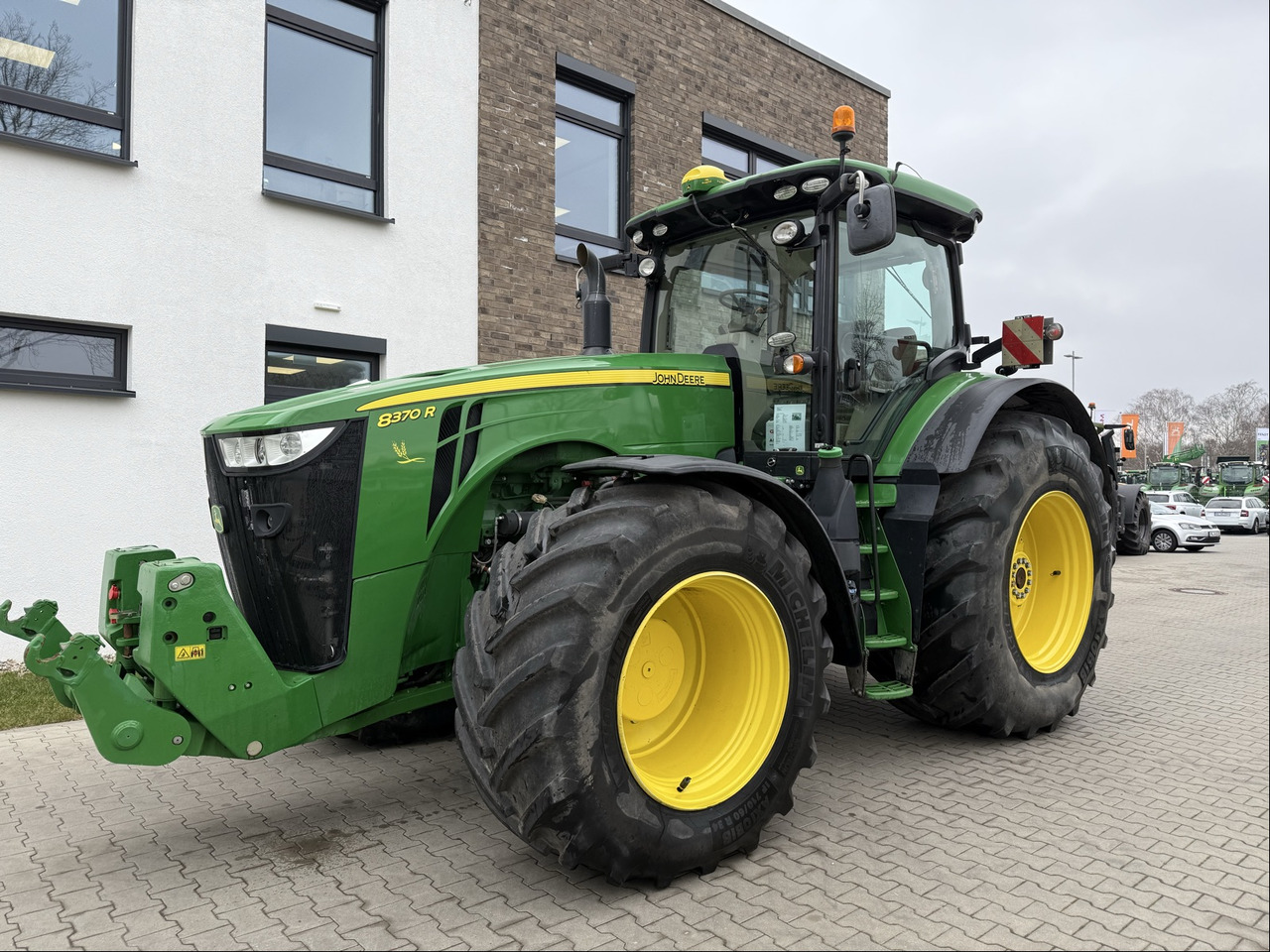 John Deere 8370 R - Farm tractor: picture 1 John Deere 8370 R - Farm tractor: picture 1