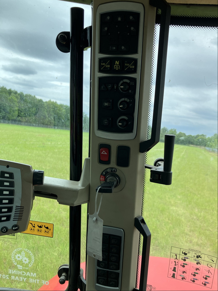 Massey Ferguson 6716 S Dyna 6 - Farm tractor: picture 5 Massey Ferguson 6716 S Dyna 6 - Farm tractor: picture 5