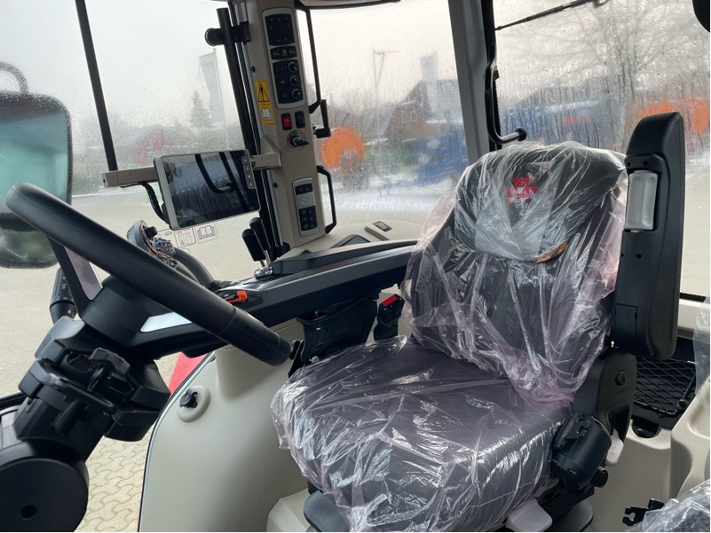 Massey Ferguson 6S.135 Dyna-VT EFFICIENT - Farm tractor: picture 3 Massey Ferguson 6S.135 Dyna-VT EFFICIENT - Farm tractor: picture 3