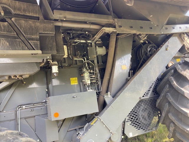 Massey Ferguson 7370 Beta - Combine harvester: picture 5 Massey Ferguson 7370 Beta - Combine harvester: picture 5