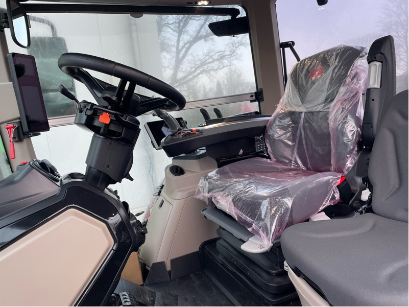 Massey Ferguson 8S.305 Dyna-VT EXCLUSIVE - Farm tractor: picture 2 Massey Ferguson 8S.305 Dyna-VT EXCLUSIVE - Farm tractor: picture 2