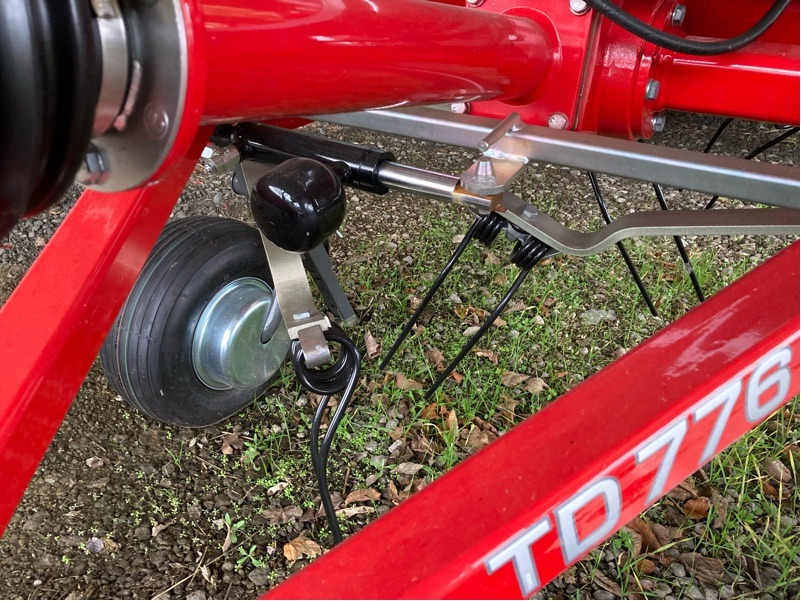 Massey Ferguson TD 776 DN - Tedder/ Rake: picture 2 Massey Ferguson TD 776 DN - Tedder/ Rake: picture 2