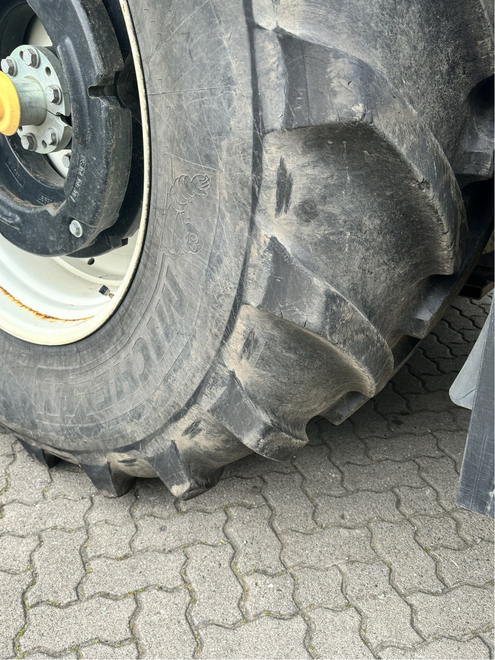 New Holland T7.315 - Farm tractor: picture 2 New Holland T7.315 - Farm tractor: picture 2