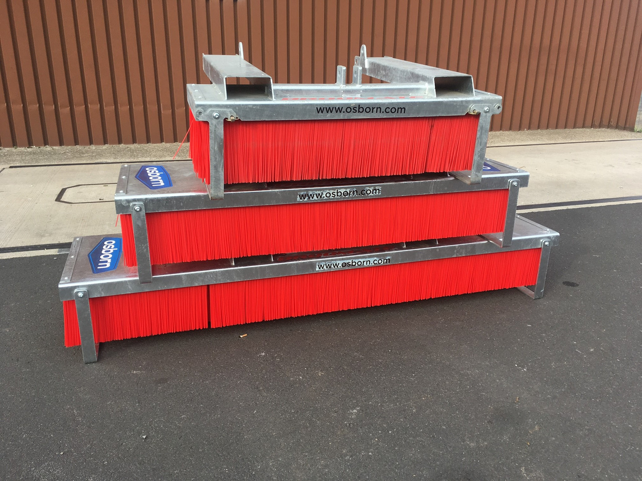 Osborn Broomate Minimate APR-120 - Livestock equipment: picture 1 Osborn Broomate Minimate APR-120 - Livestock equipment: picture 1