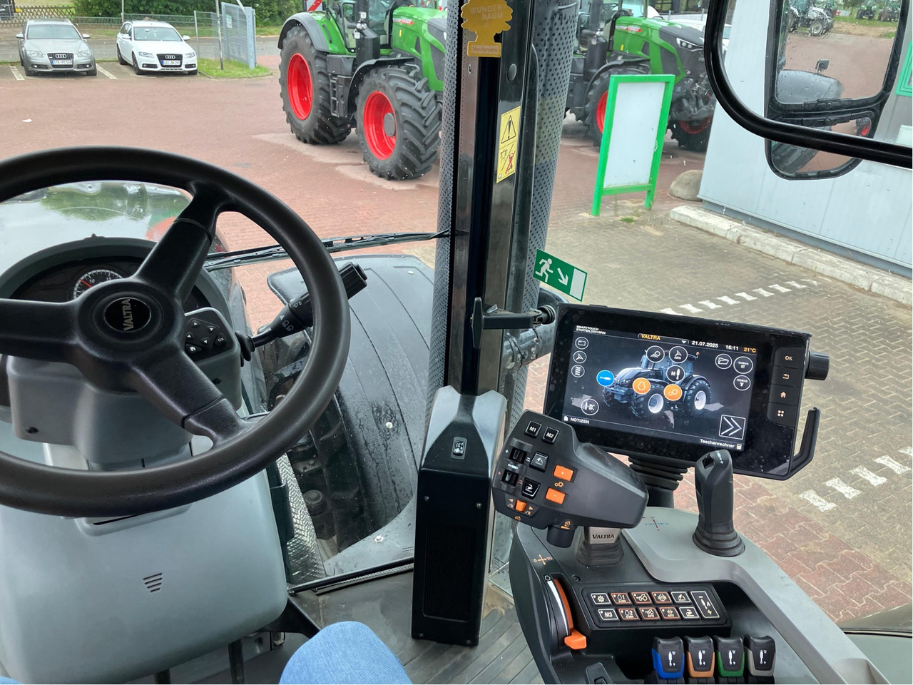 Valtra S 394 - Farm tractor: picture 3 Valtra S 394 - Farm tractor: picture 3