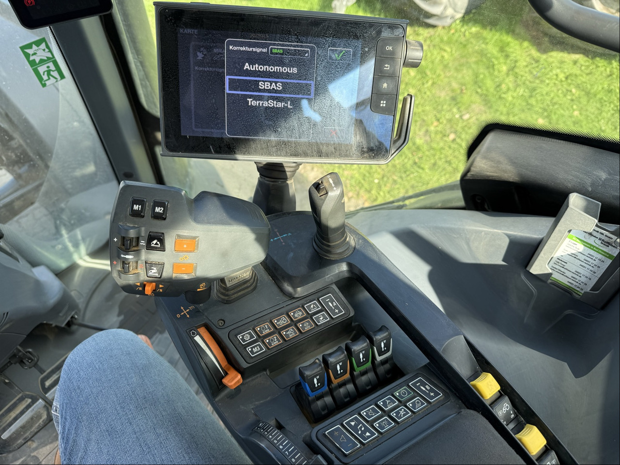 Valtra T 235 Direct - Farm tractor: picture 3 Valtra T 235 Direct - Farm tractor: picture 3