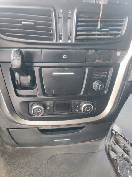 Cab and interior for Truck Iveco STRALIS HI-WAY Euro 6: picture 14