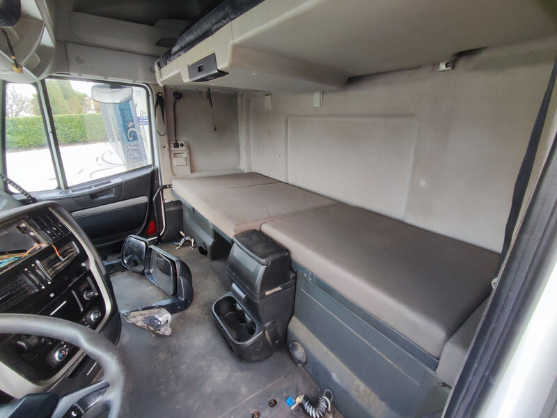 Cab and interior for Truck Iveco STRALIS HI-WAY Euro 6: picture 13