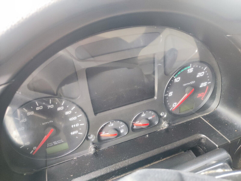Cab and interior for Truck Iveco STRALIS HI-WAY Euro 6: picture 15