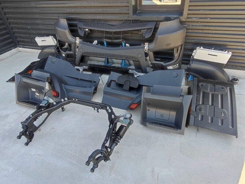 New Bumper for Truck Mercedes-Benz ACTROS AROCS: picture 6 New Bumper for Truck Mercedes-Benz ACTROS AROCS: picture 6