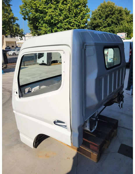 Mitsubishi Fuso RHD - S euro 6 - Cab and interior for Truck: picture 4 Mitsubishi Fuso RHD - S euro 6 - Cab and interior for Truck: picture 4