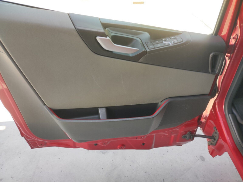 Volvo FH 4 L2 H3 - Cab and interior for Truck: picture 5 Volvo FH 4 L2 H3 - Cab and interior for Truck: picture 5