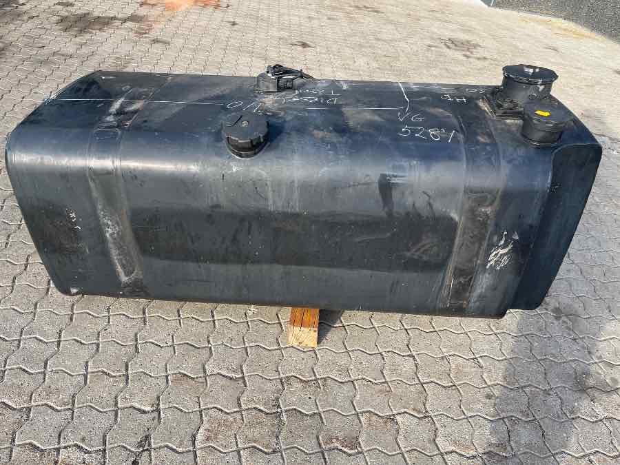 MAN DIESEL + HYDRAULIC TANK - Fuel processing/ Fuel delivery for Truck: picture 2 MAN DIESEL + HYDRAULIC TANK - Fuel processing/ Fuel delivery for Truck: picture 2