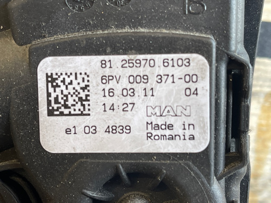 MAN GAS PEDAL 81.25970-6103 - Cab and interior for Truck: picture 3 MAN GAS PEDAL 81.25970-6103 - Cab and interior for Truck: picture 3