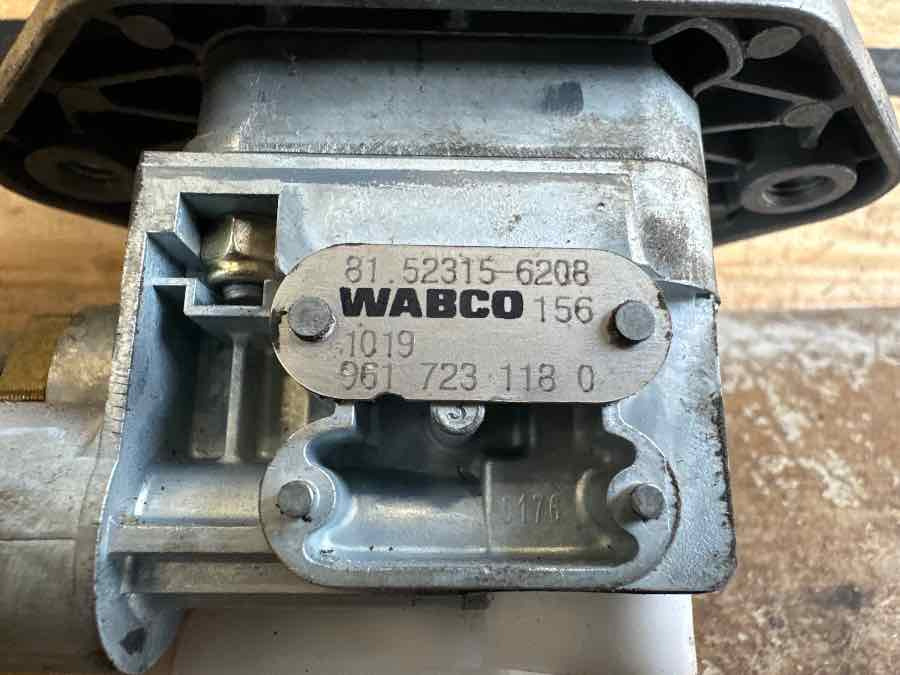 MAN HANDBRAKE 81.52315-6208 - Cab and interior for Truck: picture 3 MAN HANDBRAKE 81.52315-6208 - Cab and interior for Truck: picture 3