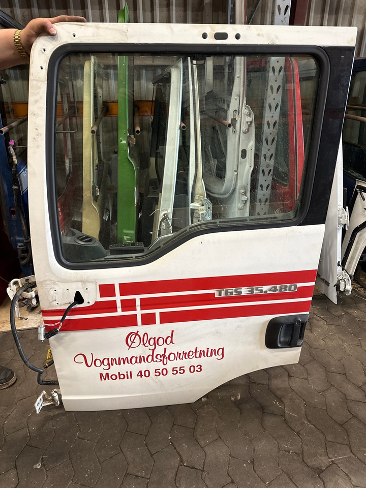 MAN LEFT DOOR 81.62600-4131 - Cab and interior for Truck: picture 1 MAN LEFT DOOR 81.62600-4131 - Cab and interior for Truck: picture 1