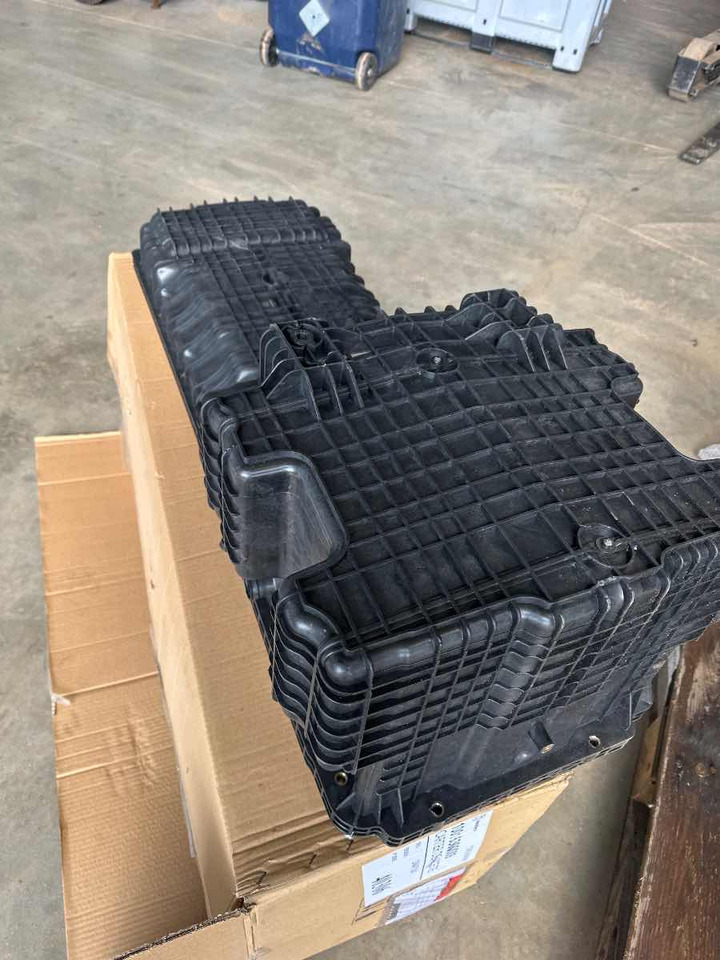 MERCEDES OIL SUMP A4710106113 ( NEW ) - Engine and parts for Truck: picture 1 MERCEDES OIL SUMP A4710106113 ( NEW ) - Engine and parts for Truck: picture 1