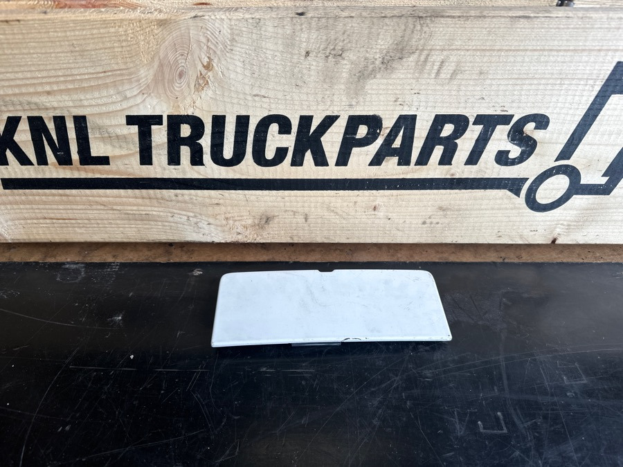 SCANIA COVER, HEADLAMP HOUSING LEFT 2334520 - Body and exterior for Truck: picture 1 SCANIA COVER, HEADLAMP HOUSING LEFT 2334520 - Body and exterior for Truck: picture 1