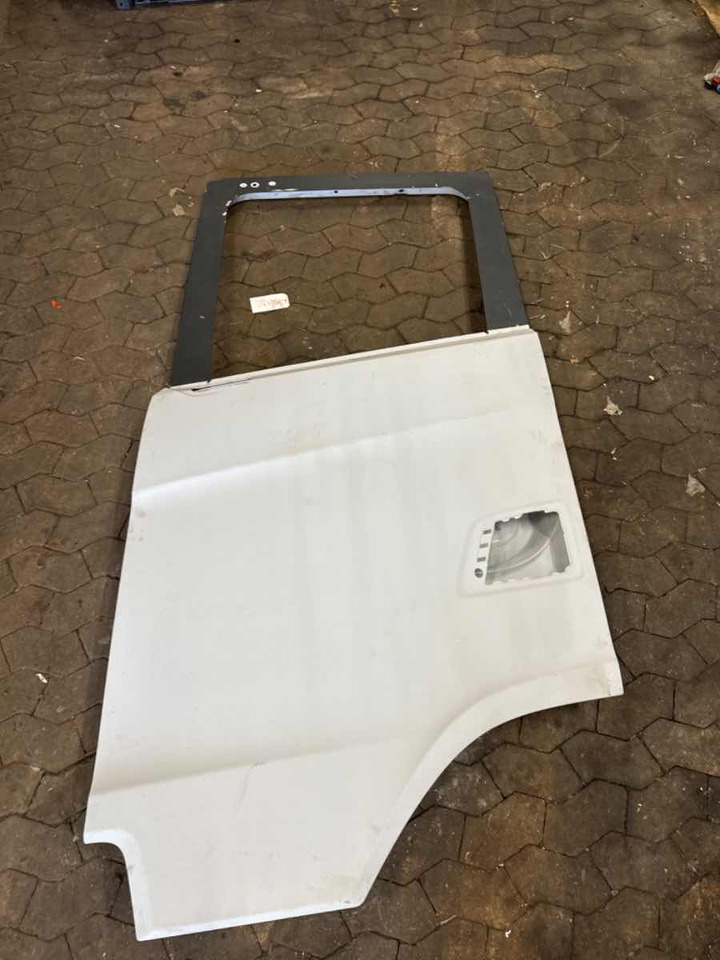 SCANIA DOOR CS LEFT 2653998 - Cab and interior for Truck: picture 1 SCANIA DOOR CS LEFT 2653998 - Cab and interior for Truck: picture 1