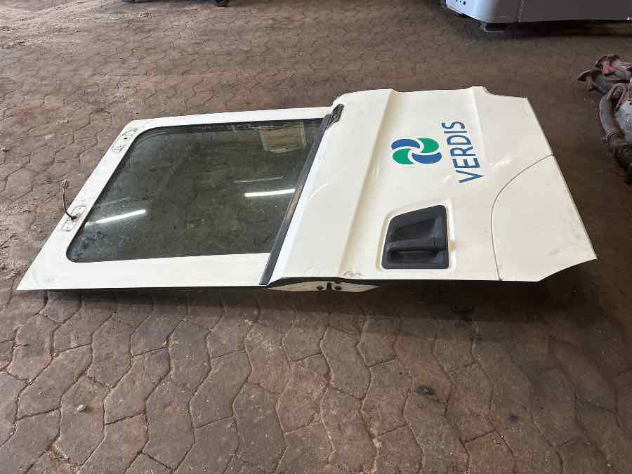 SCANIA L SERIE DOOR 2834797 - Cab and interior for Truck: picture 1 SCANIA L SERIE DOOR 2834797 - Cab and interior for Truck: picture 1