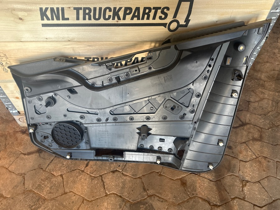 VOLVO DOOR PANEL LH 21925723 - Cab and interior for Truck: picture 2 VOLVO DOOR PANEL LH 21925723 - Cab and interior for Truck: picture 2