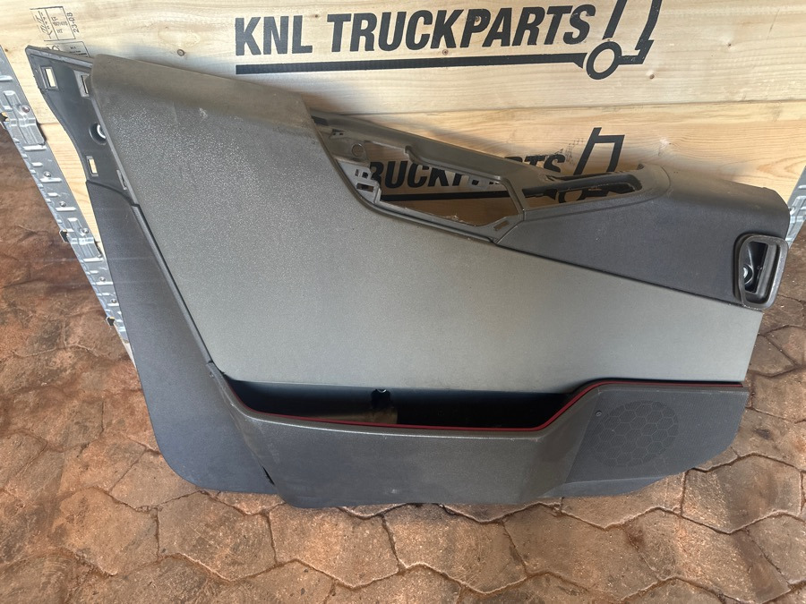 VOLVO DOOR PANEL LH 21925723 - Cab and interior for Truck: picture 1 VOLVO DOOR PANEL LH 21925723 - Cab and interior for Truck: picture 1